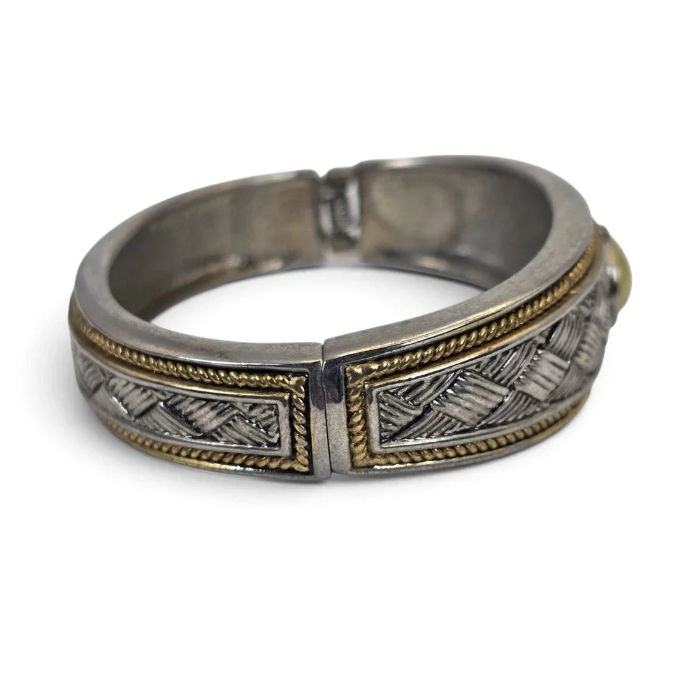 N/A striking vintage